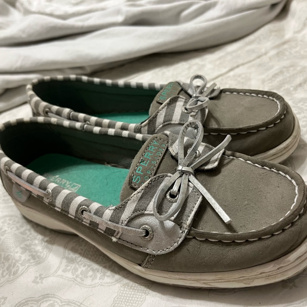 Sperry low toe boat shoes
